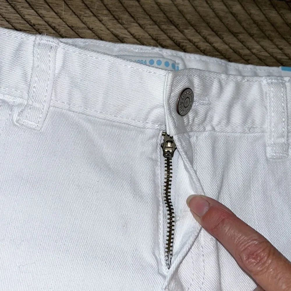 🐚 Shell 🐚 White Cabana 🏖️ Shorts 🩳 Hit the 🏝️✈️🚢 5 Pockets for Gear ⚙️